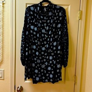 Free People Boho Mini Dtess Size M. Navy Print. Like New